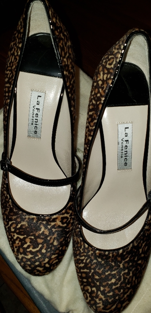 La Fenice Leopard Print Mary Jane Heels Size 8.5
